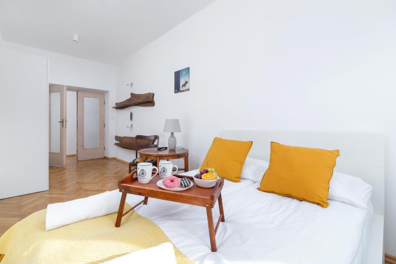 Old Town Apartments Basztowa By Renters Cracovia Exterior foto