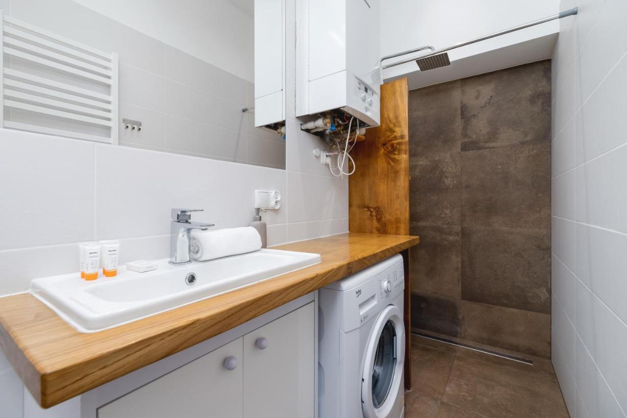 Old Town Apartments Basztowa By Renters Cracovia Exterior foto